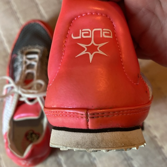 9.5 Nike Jana SPIKES. Like new. With extra spikes - Picture 9 of 17
